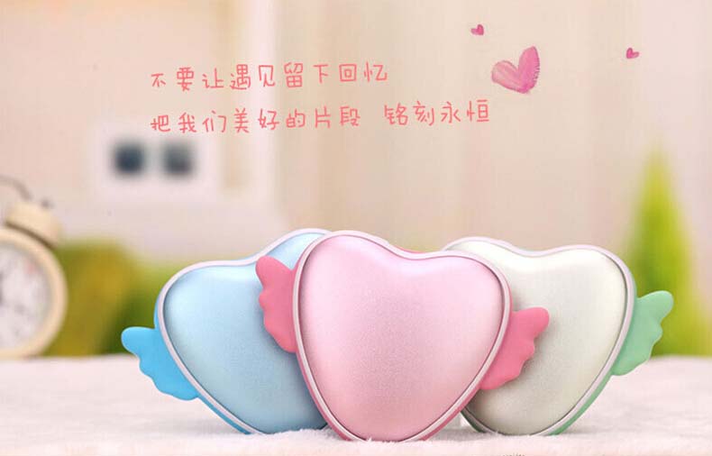 深圳禮至集團，禮至集團情人節禮品推薦，情人節禮品方案推薦：香薰玫瑰花臺燈，香精油透過香薰燈加熱分解，使香薰油中陰離子芬多精飄散空氣中。由鼻腔迅速滲入血液.，加速新陳代謝，促進血液循環，達到調節生理機能，美容護膚的作用，同時還可以平衡體質，增強身體對疾病的抵抗力，在房間里點一盞香薰燈，有如置身于整片山林原野,可隨時盡情享受森林浴，身心得以放松。